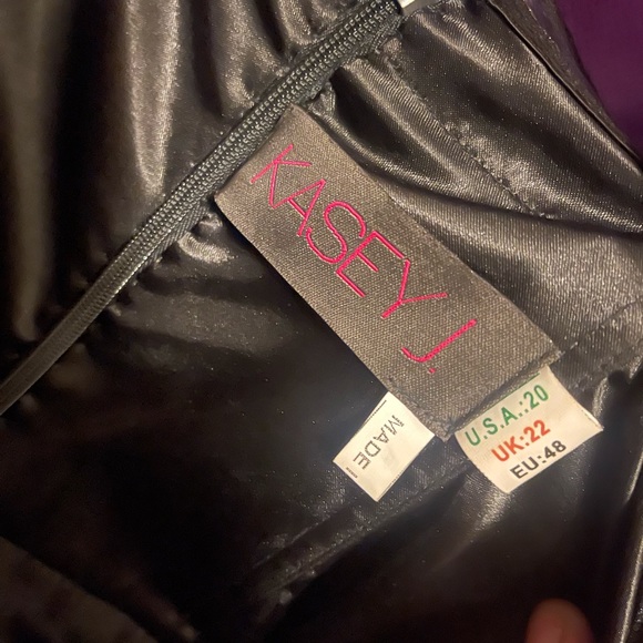 Prom/ Mardi Gras evening gown - Picture 3 of 3